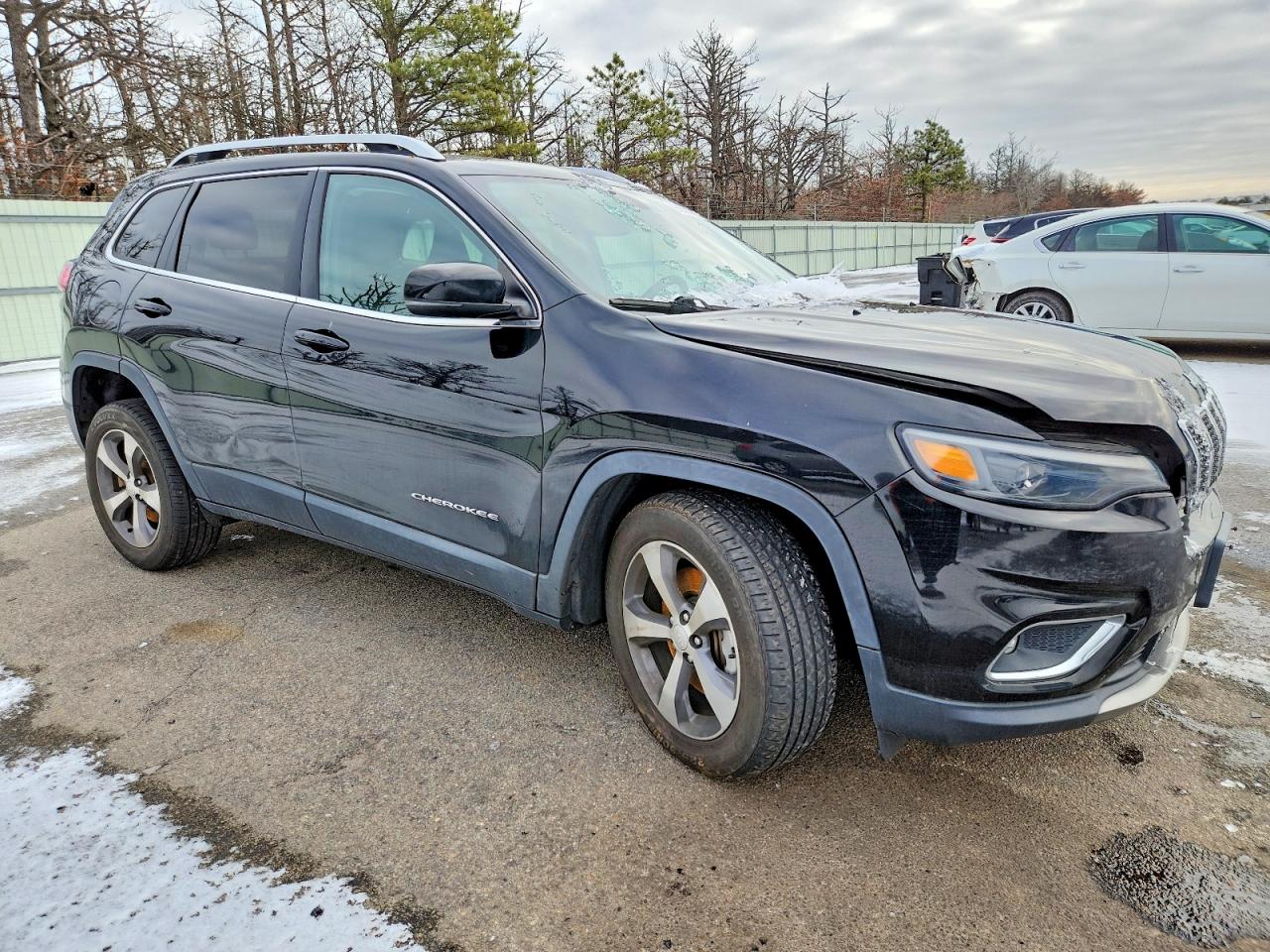 2019 JEEP CHEROKEE LIMITED photo 4