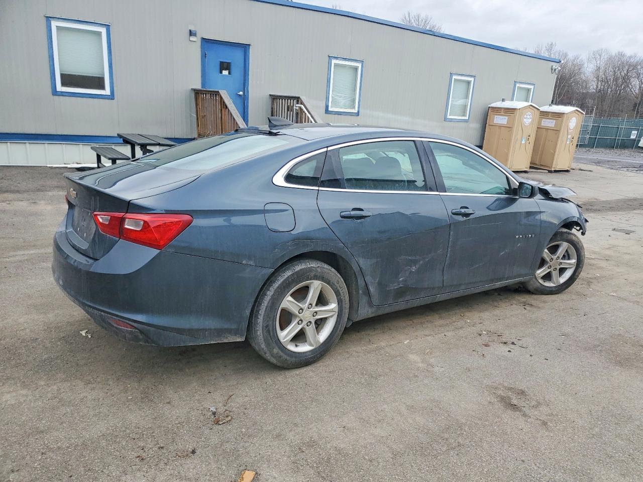 2020 CHEVROLET MALIBU LS photo 3