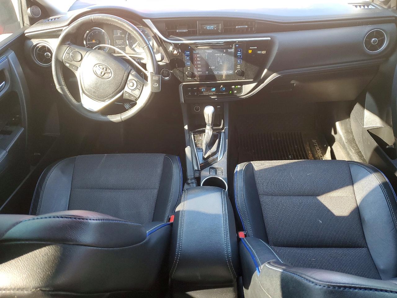 2017 TOYOTA COROLLA L photo 8
