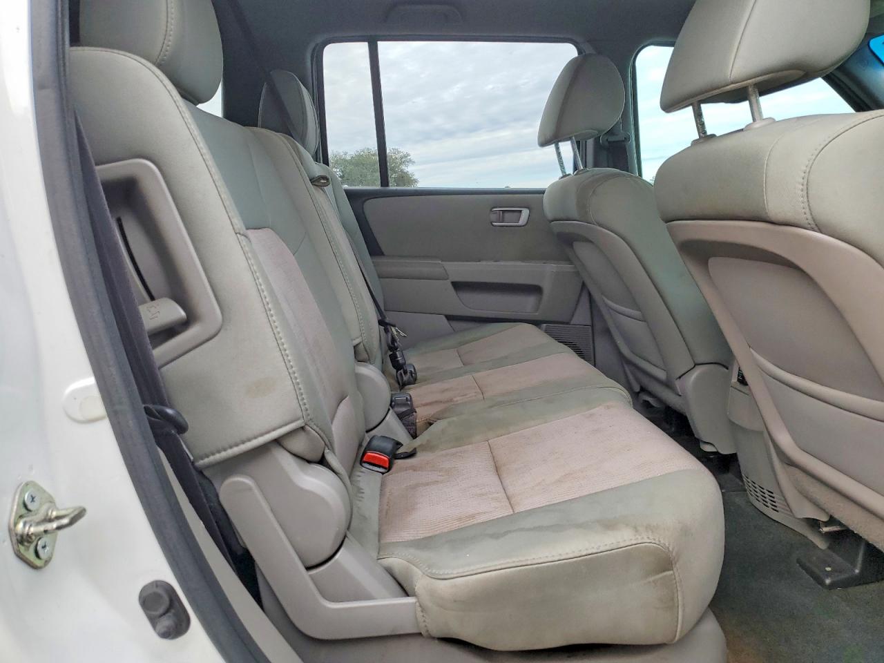 2015 HONDA PILOT EX photo 11