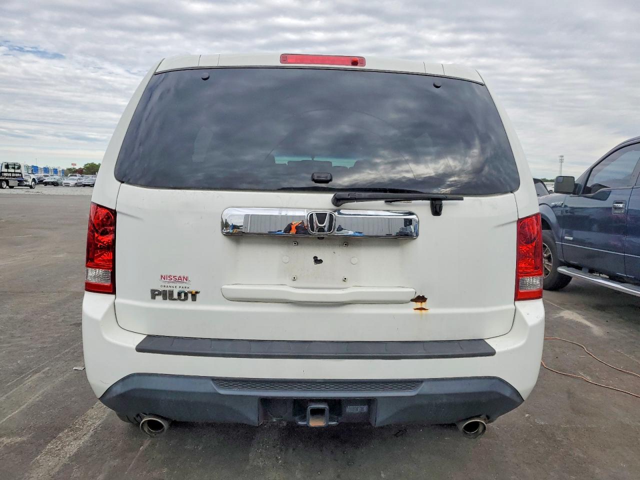 2015 HONDA PILOT EX photo 6