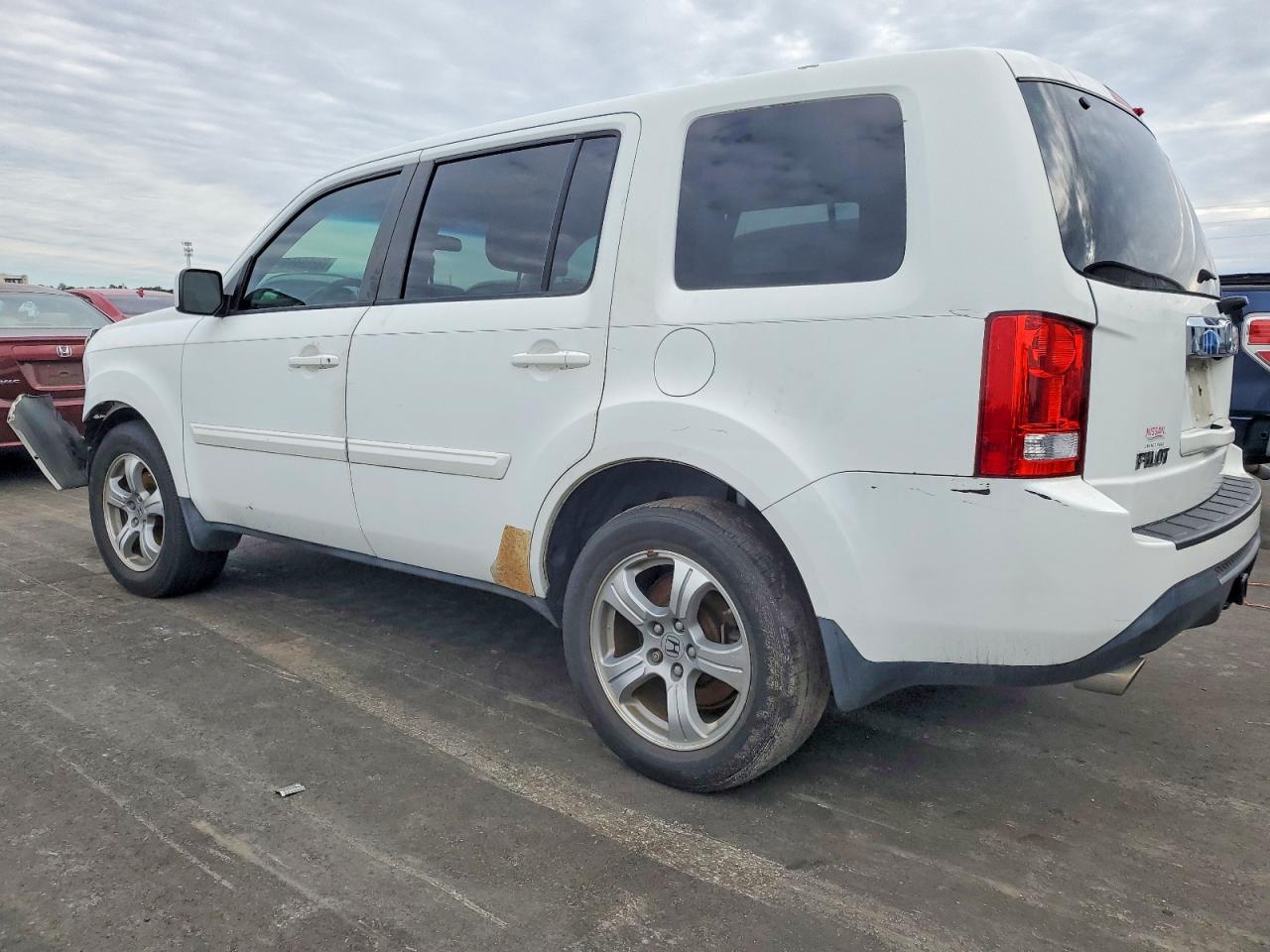 2015 HONDA PILOT EX photo 2