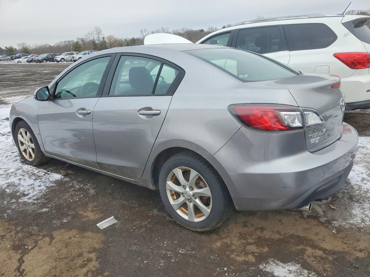 2010 MAZDA 3 I photo 2