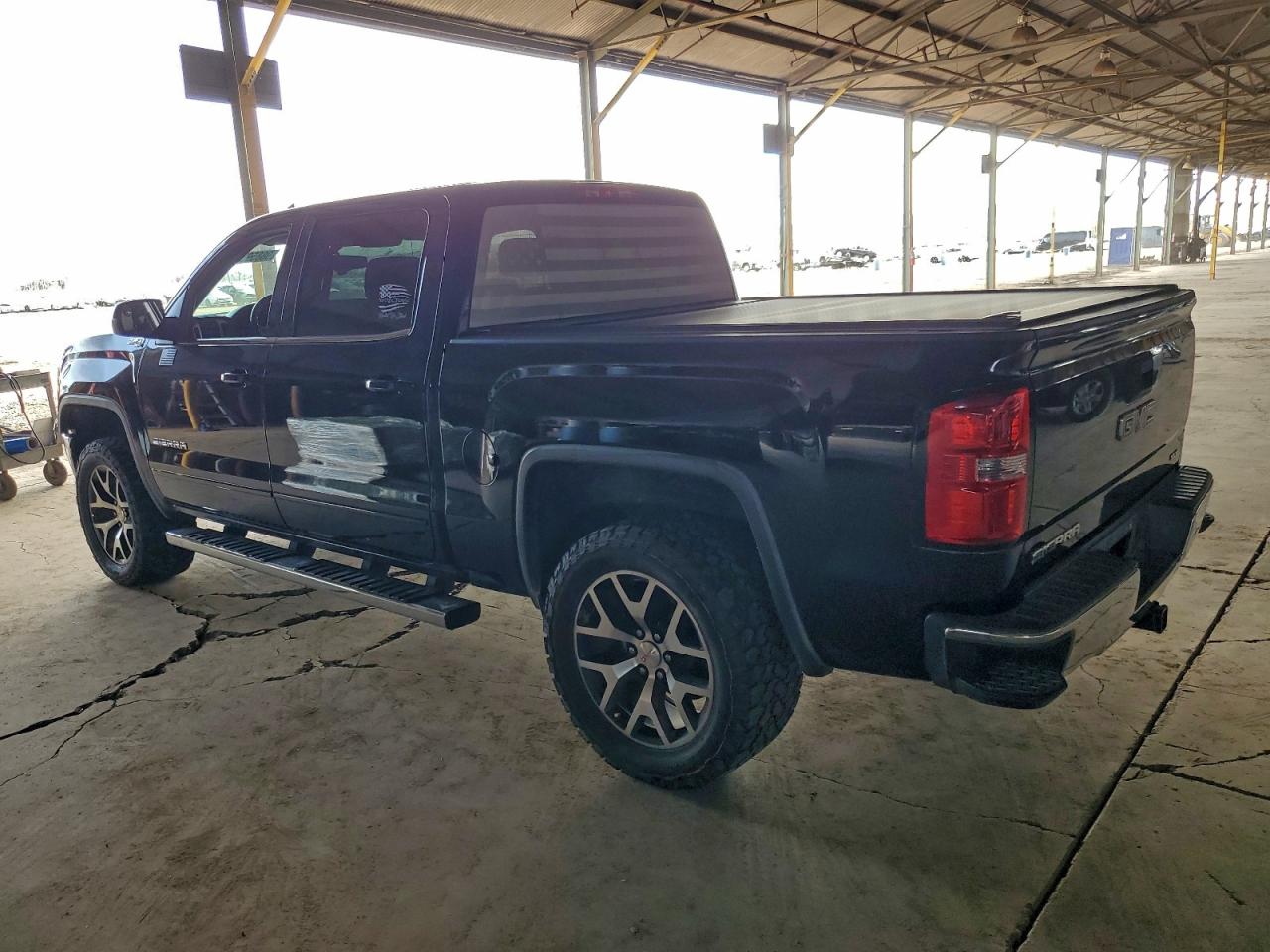 2014 GMC SIERRA K1500 SLE photo 2
