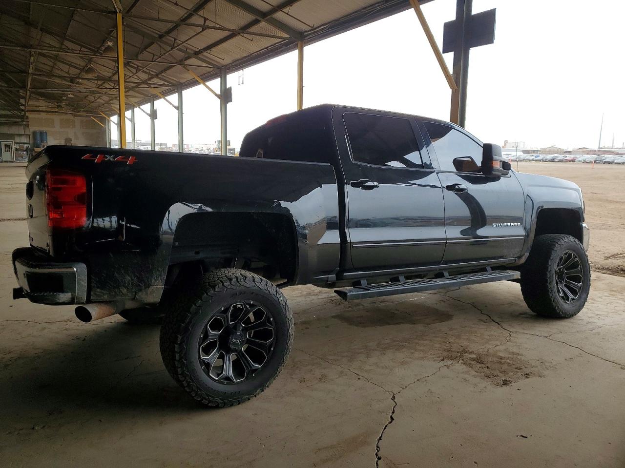 2018 CHEVROLET SILVERADO K1500 LT photo 3