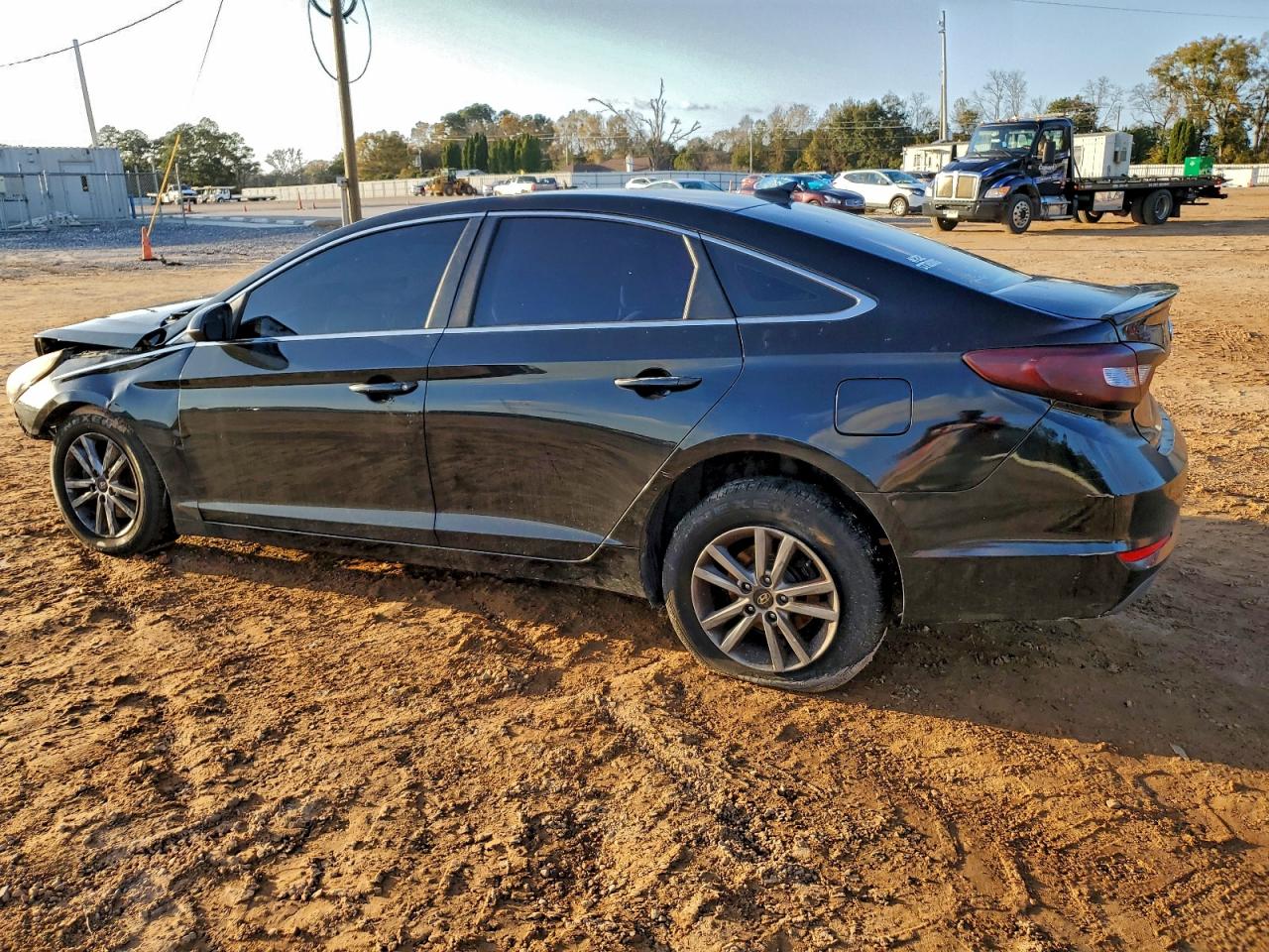 2017 HYUNDAI SONATA SE photo 2