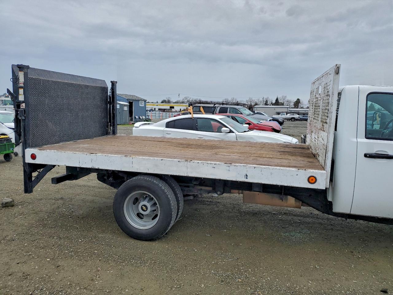 2014 CHEVROLET SILVERADO FLATBED TRUCK photo 10