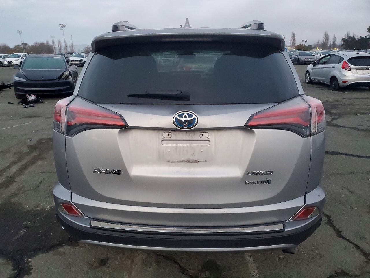 2017 TOYOTA RAV4 HV LIMITED photo 6