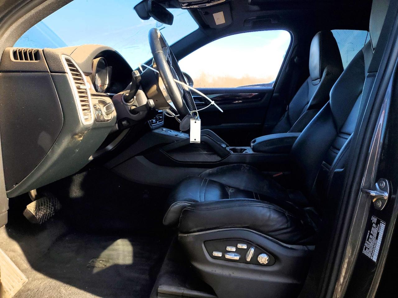 2020 PORSCHE CAYENNE photo 13