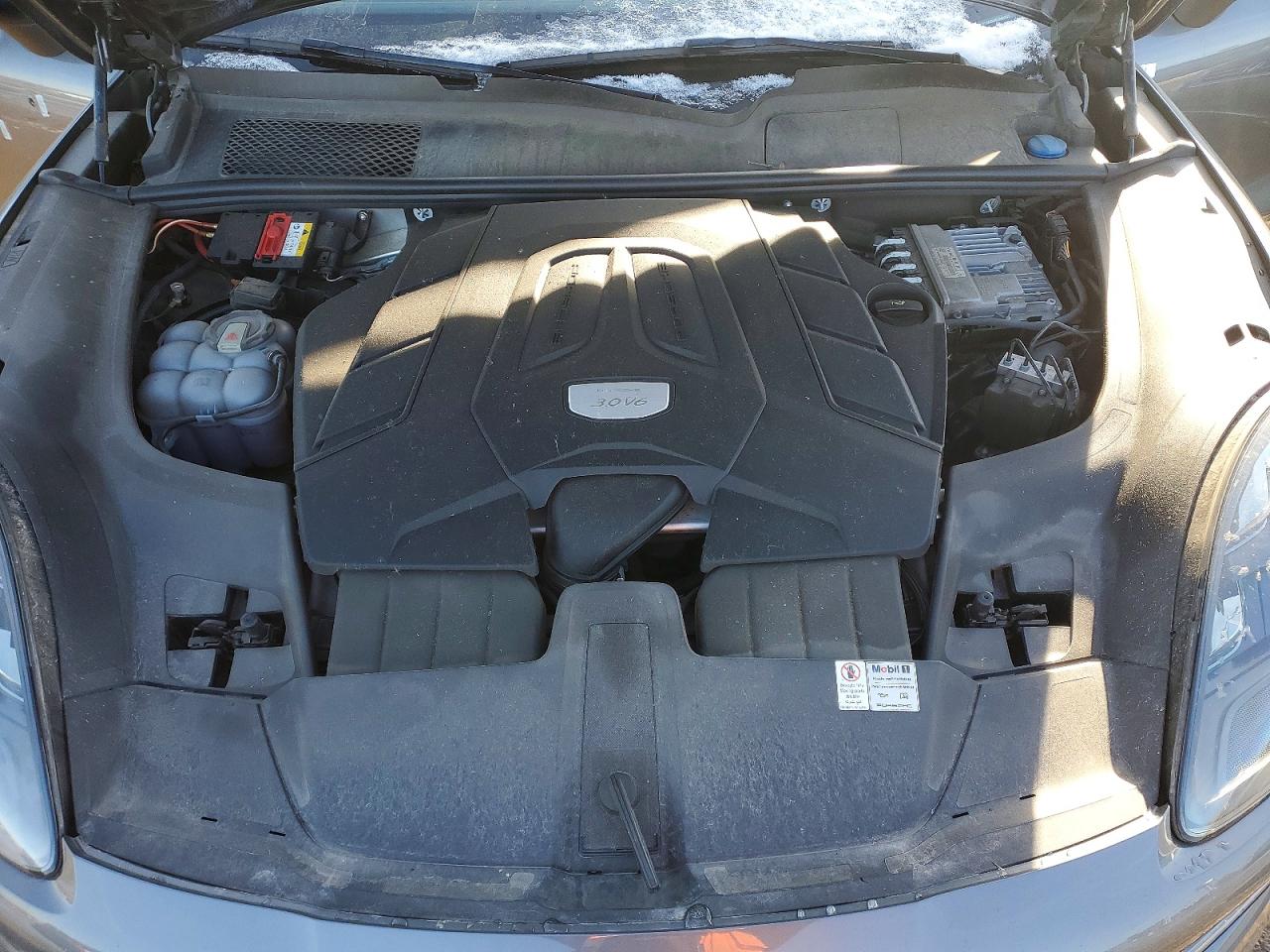 2020 PORSCHE CAYENNE photo 23