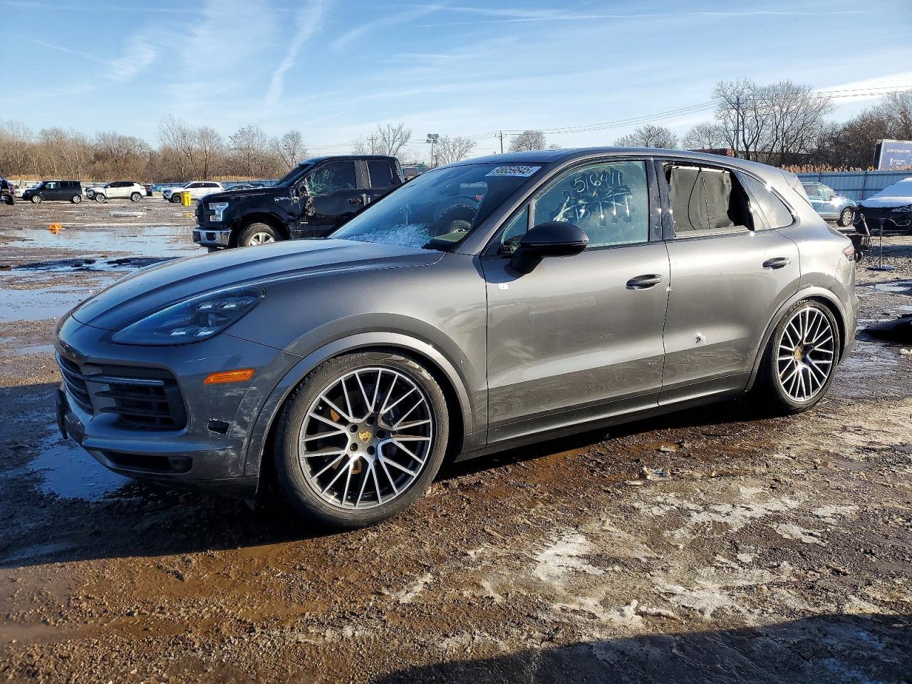 2020 PORSCHE CAYENNE