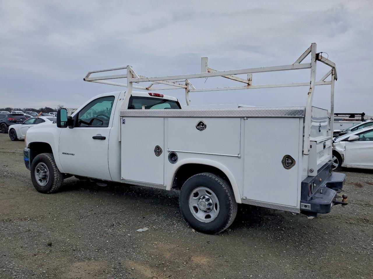 2010 CHEVROLET SILVERADO UTILITY / SERVICE TRUCK photo 2