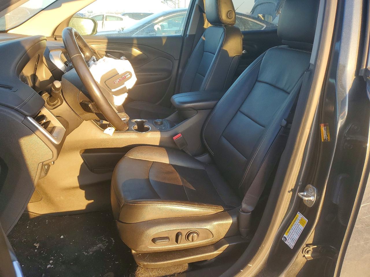2020 GMC TERRAIN SLT photo 7
