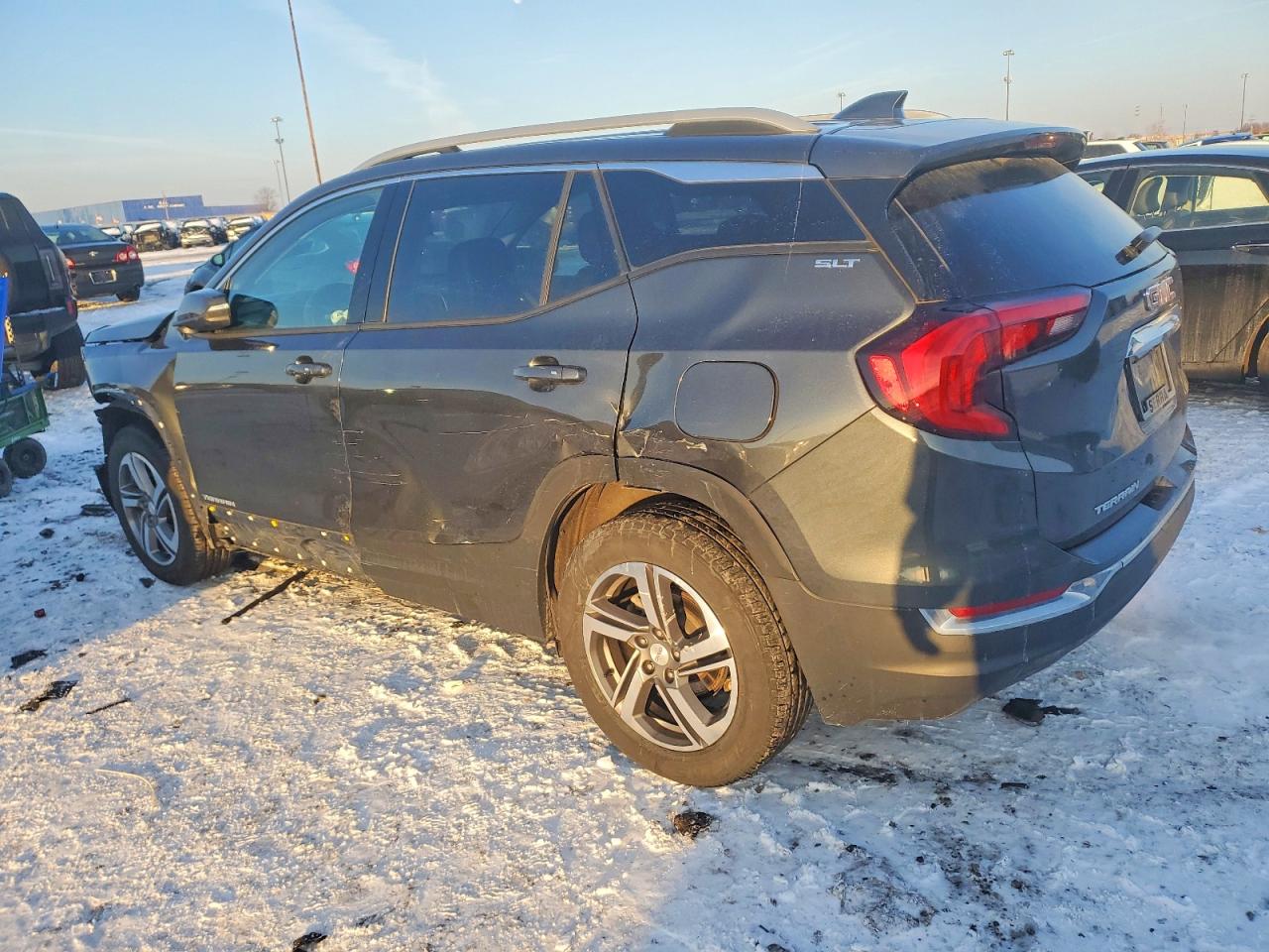 2020 GMC TERRAIN SLT photo 2