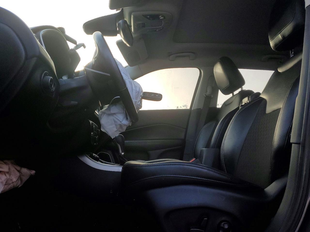 2017 JEEP COMPASS LATITUDE photo 13