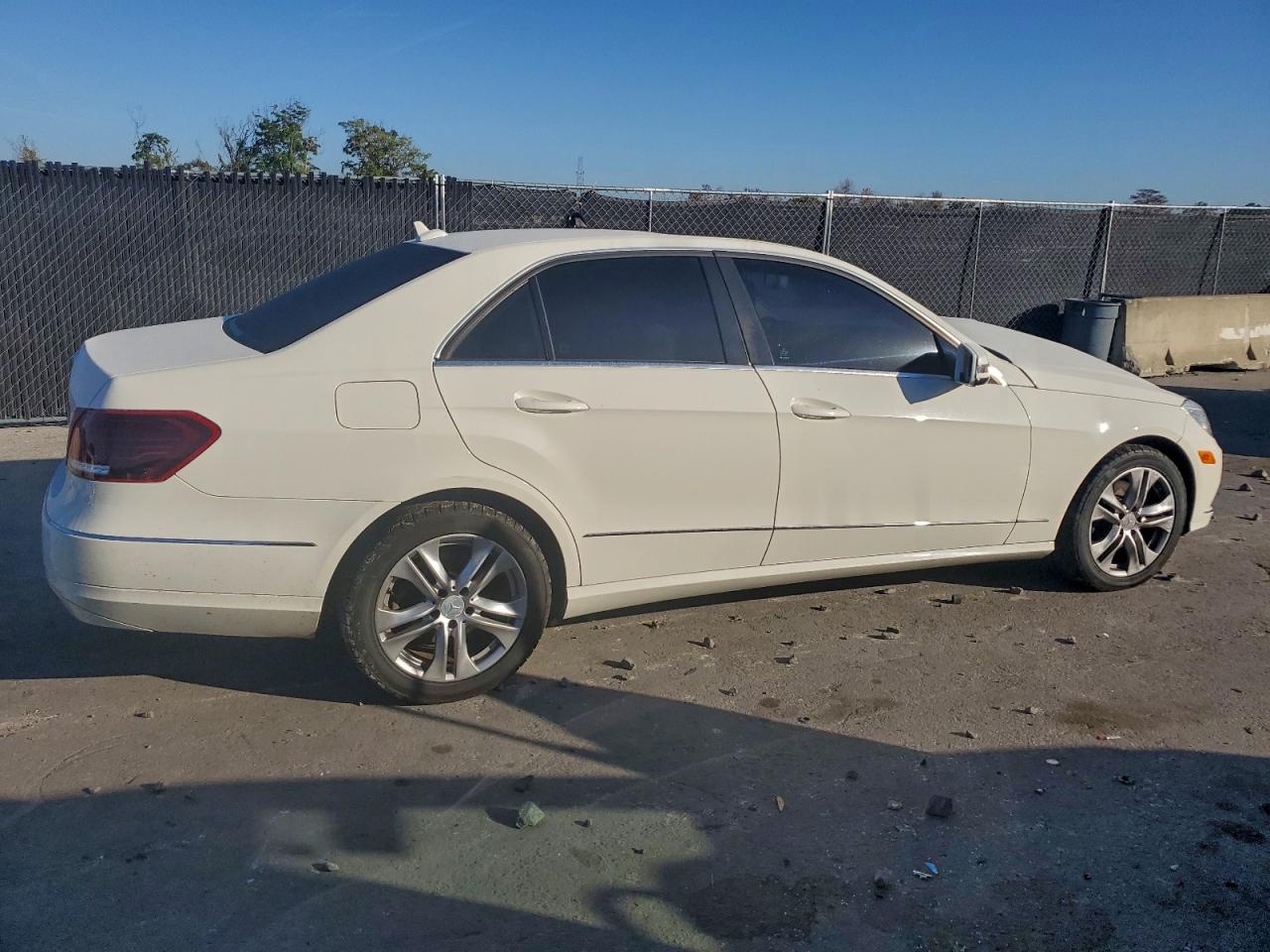2011 MERCEDES-BENZ E 350 photo 3