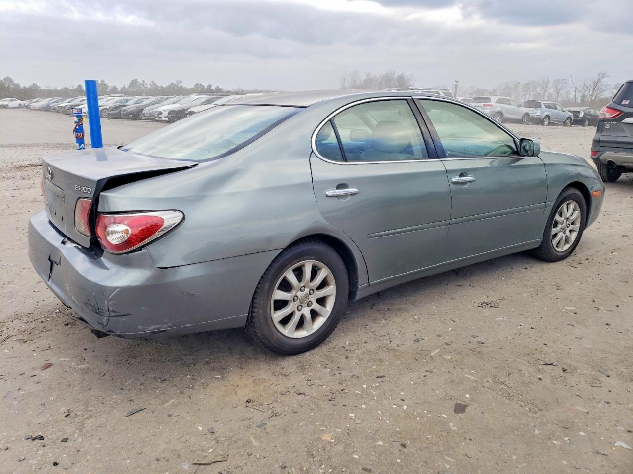 2003 LEXUS ES 300 photo 3