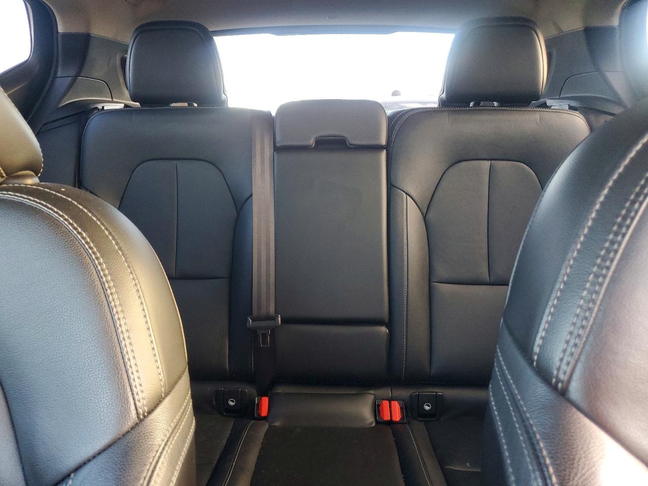 2019 VOLVO XC40 T5 MOMENTUM photo 10