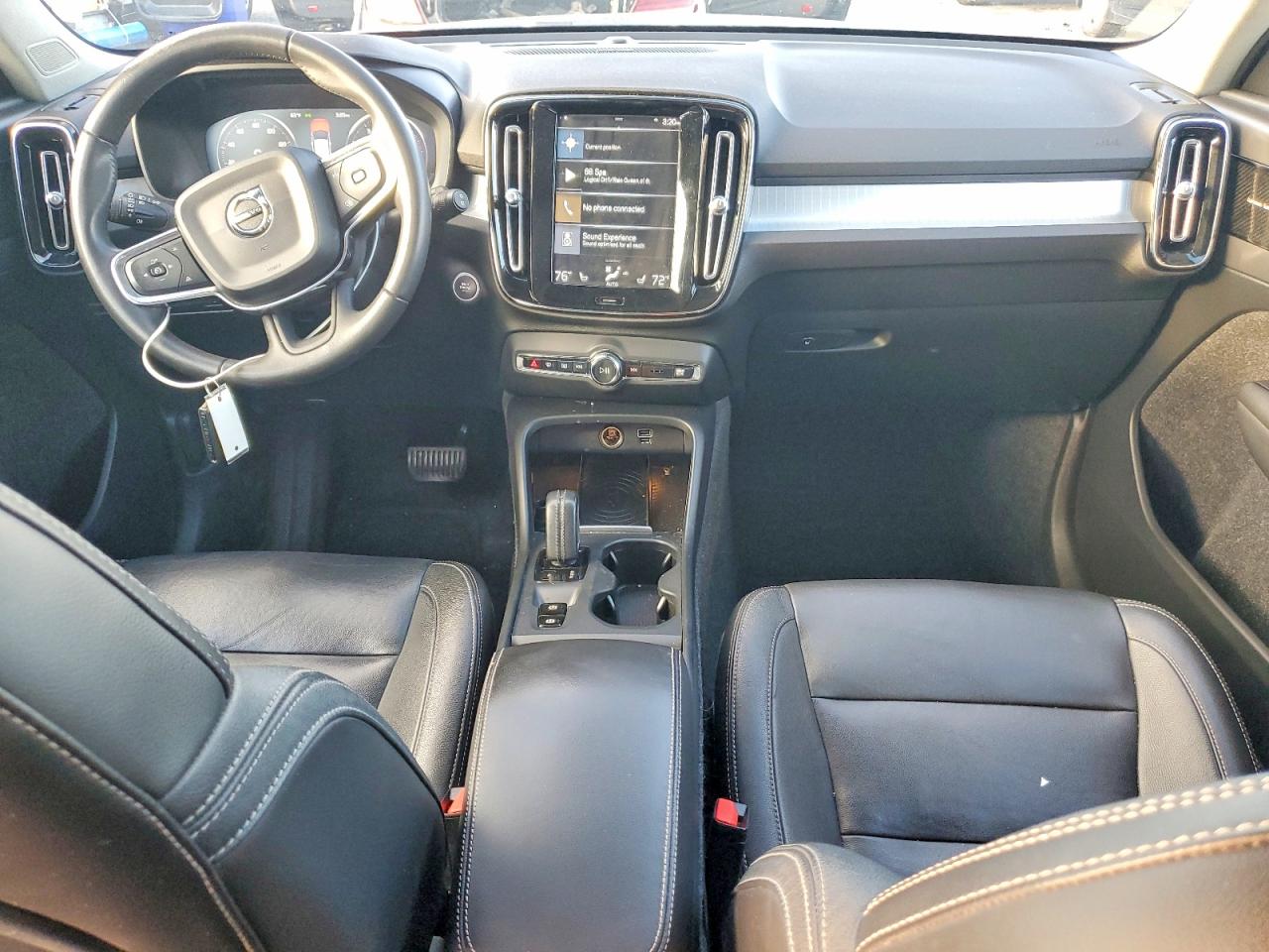 2019 VOLVO XC40 T5 MOMENTUM photo 8