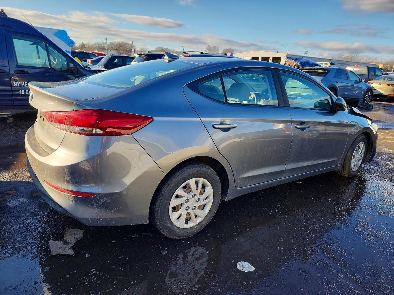 2018 HYUNDAI ELANTRA SE photo 3
