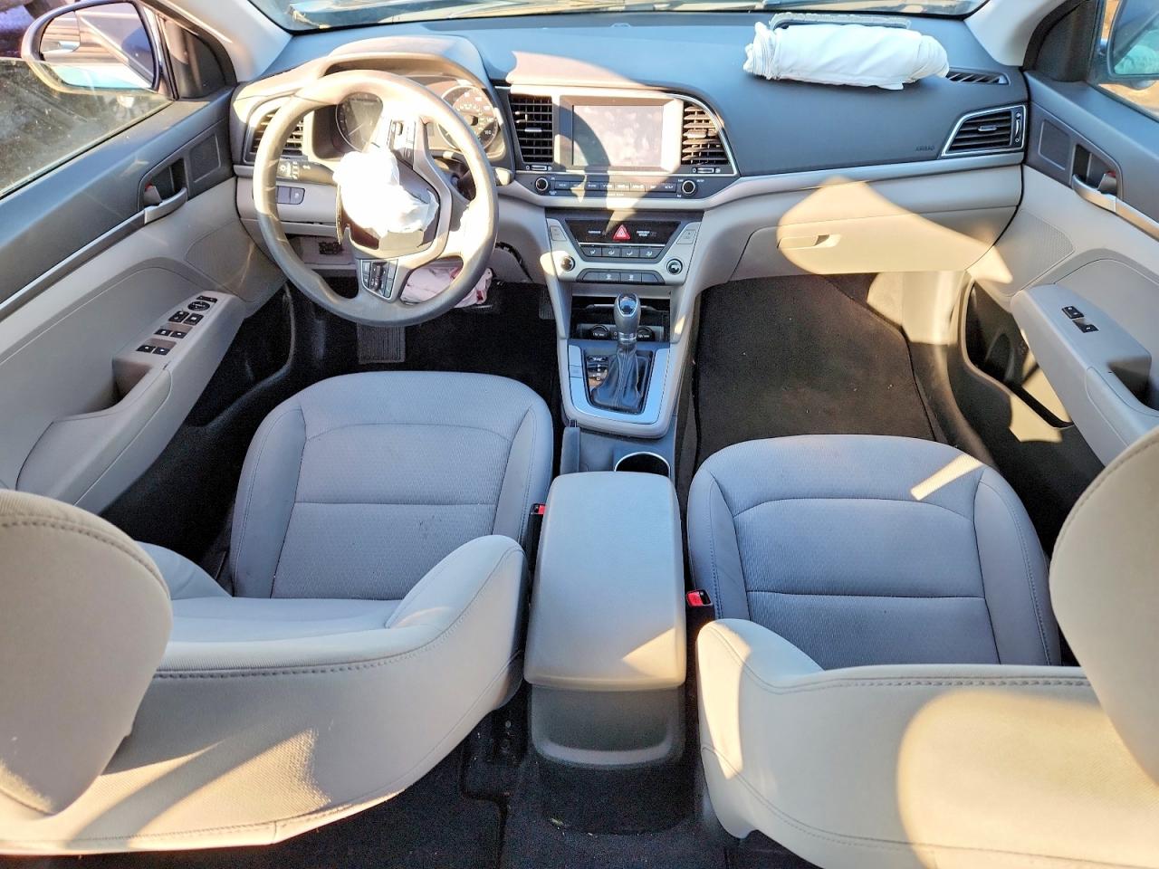 2018 HYUNDAI ELANTRA SE photo 8