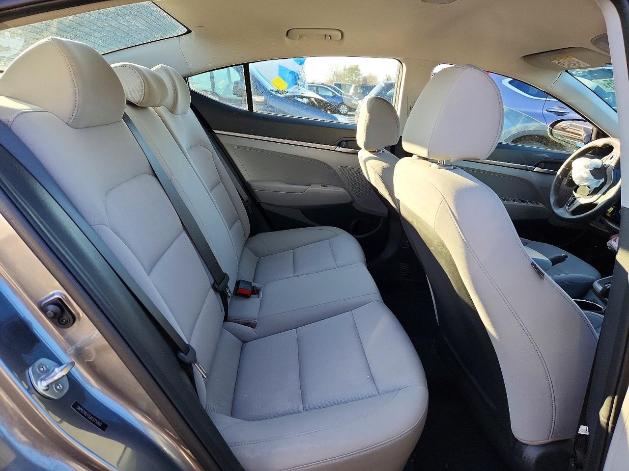 2018 HYUNDAI ELANTRA SE photo 10