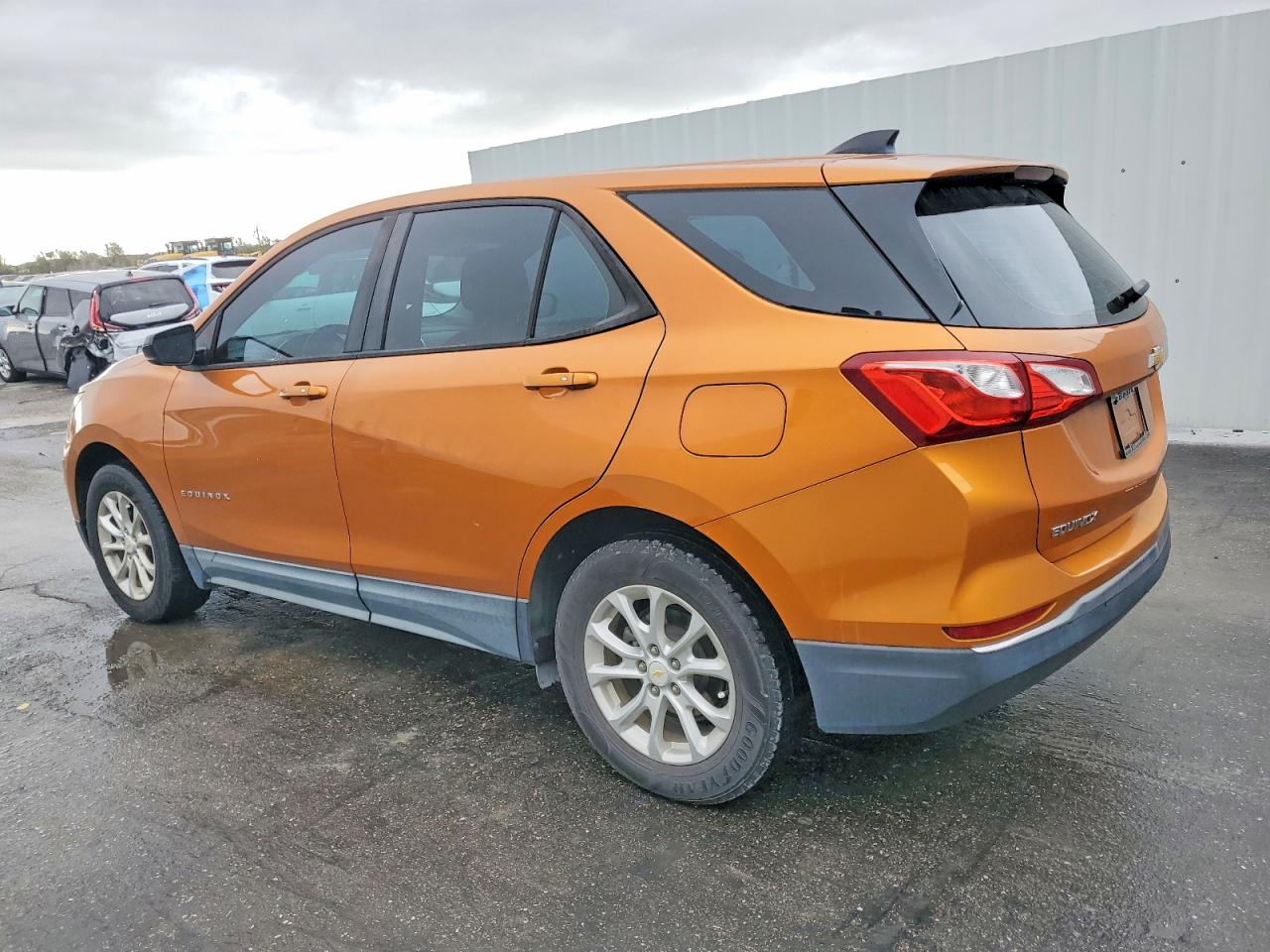 2018 CHEVROLET EQUINOX LS photo 2