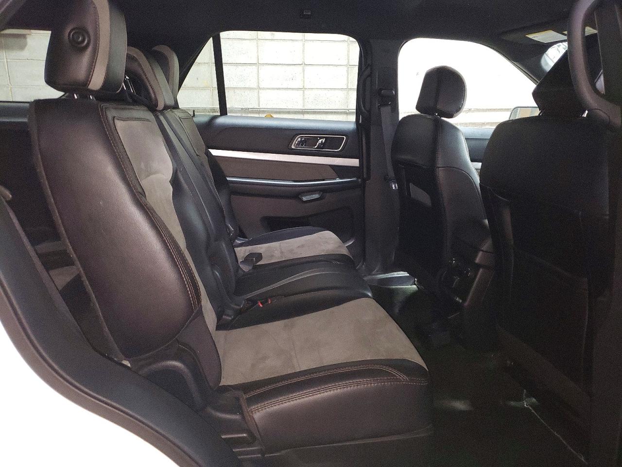2017 FORD EXPLORER XLT photo 21
