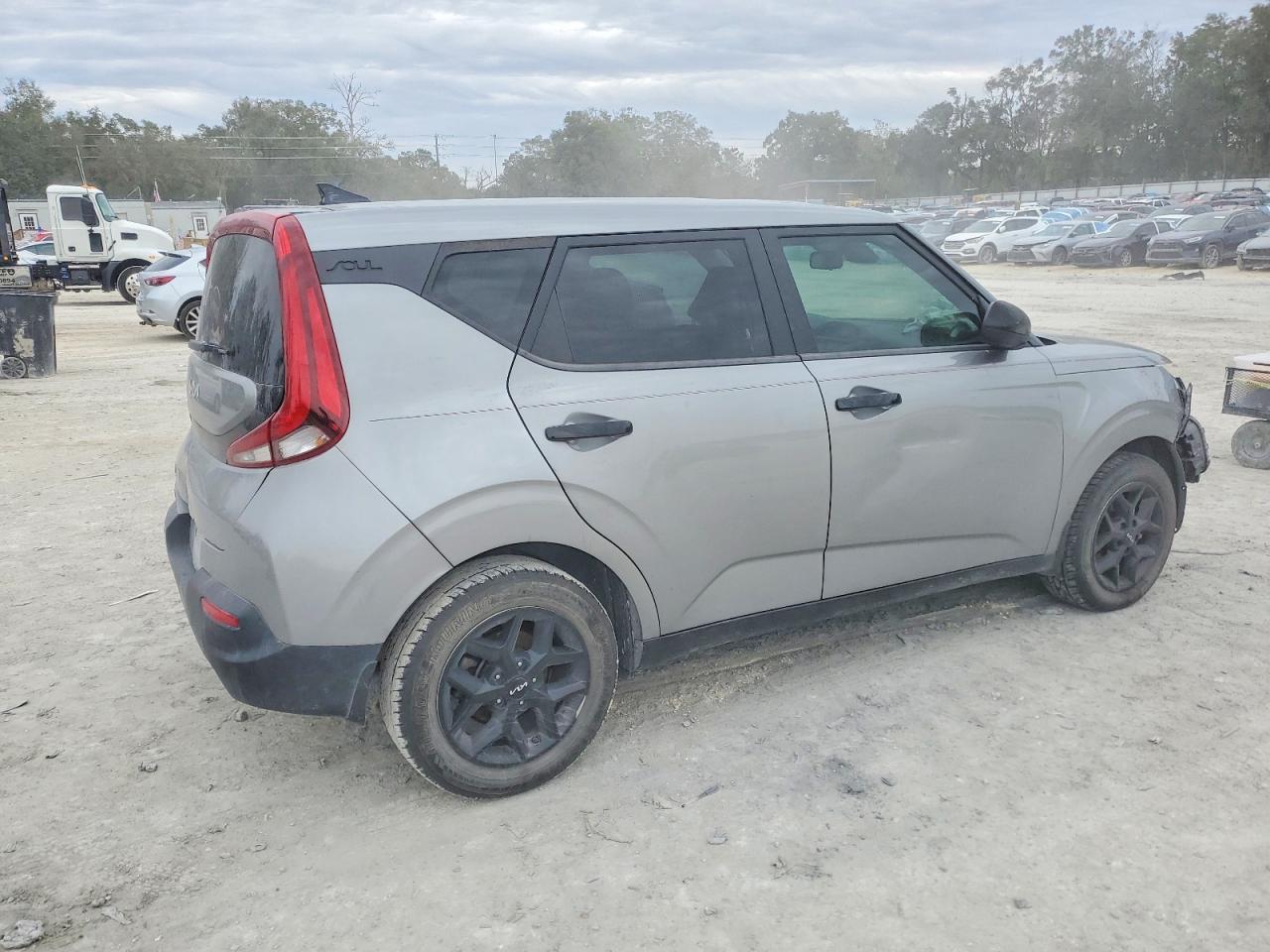 2022 KIA SOUL LX photo 3