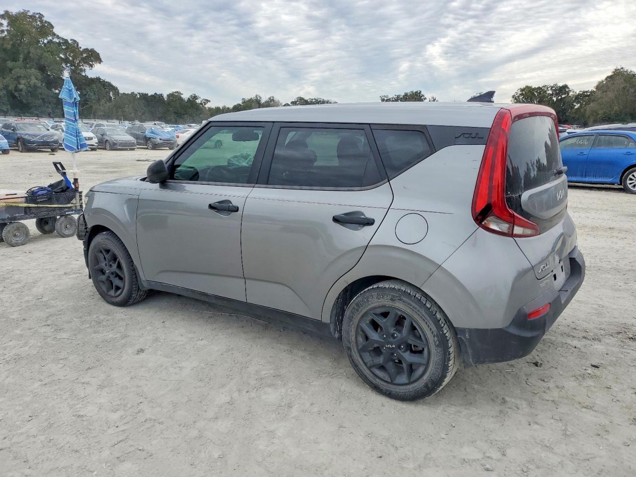 2022 KIA SOUL LX photo 2