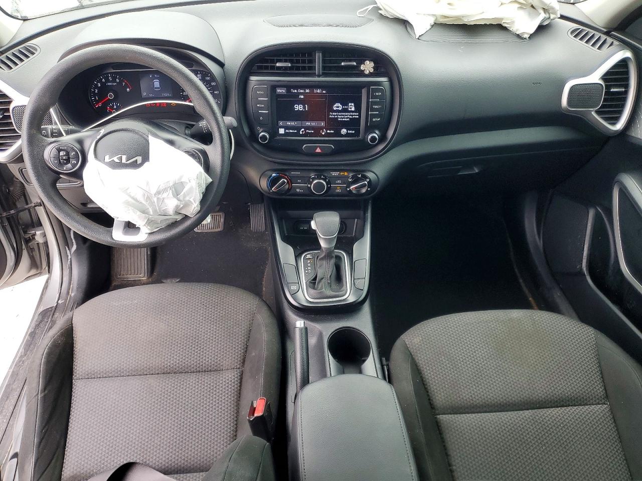 2022 KIA SOUL LX photo 8