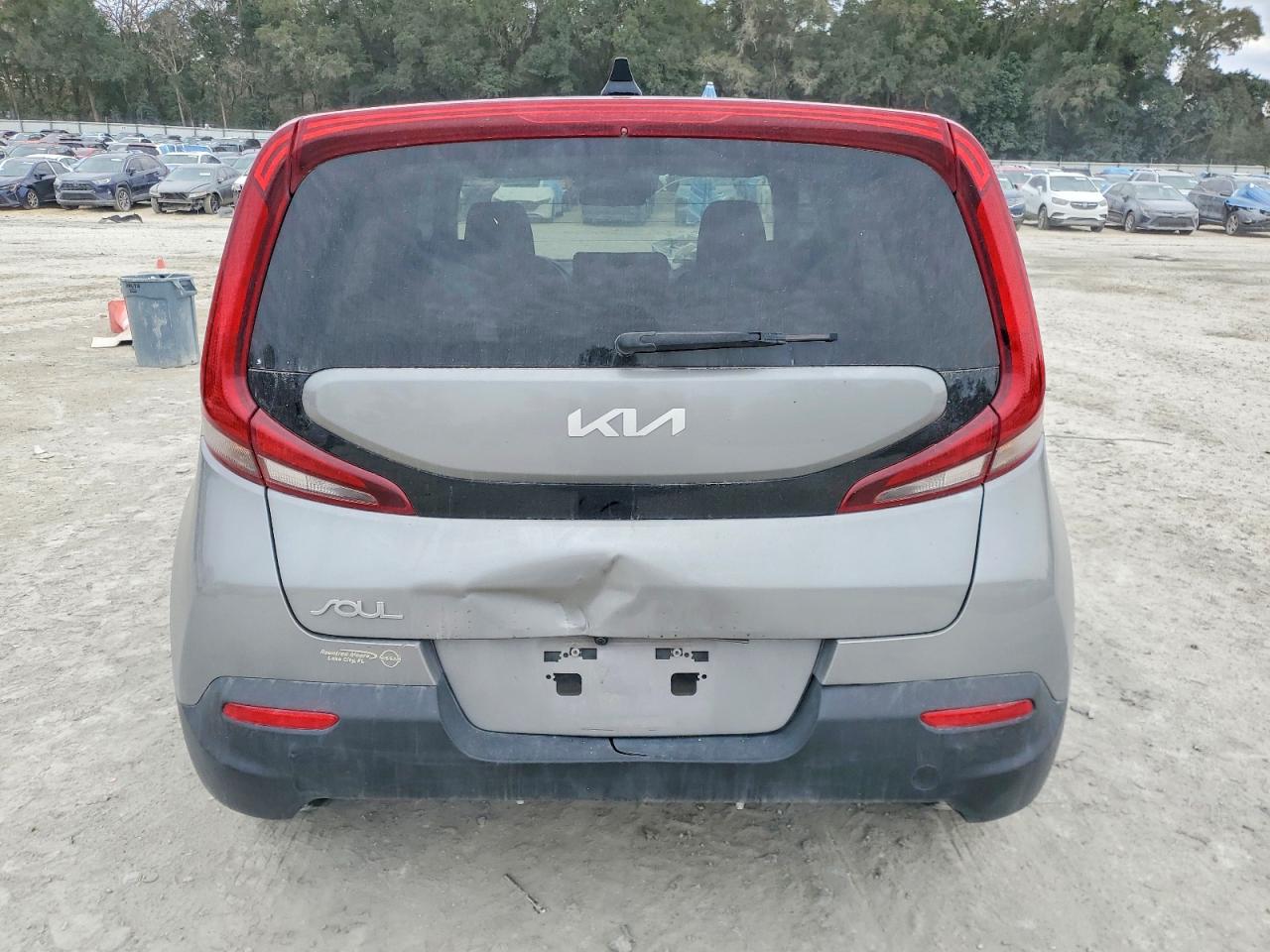 2022 KIA SOUL LX photo 6