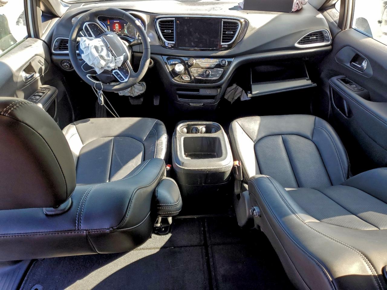 2026 CHRYSLER PACIFICA SELECT photo 8