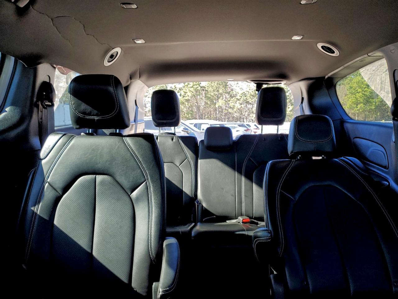 2026 CHRYSLER PACIFICA SELECT photo 10