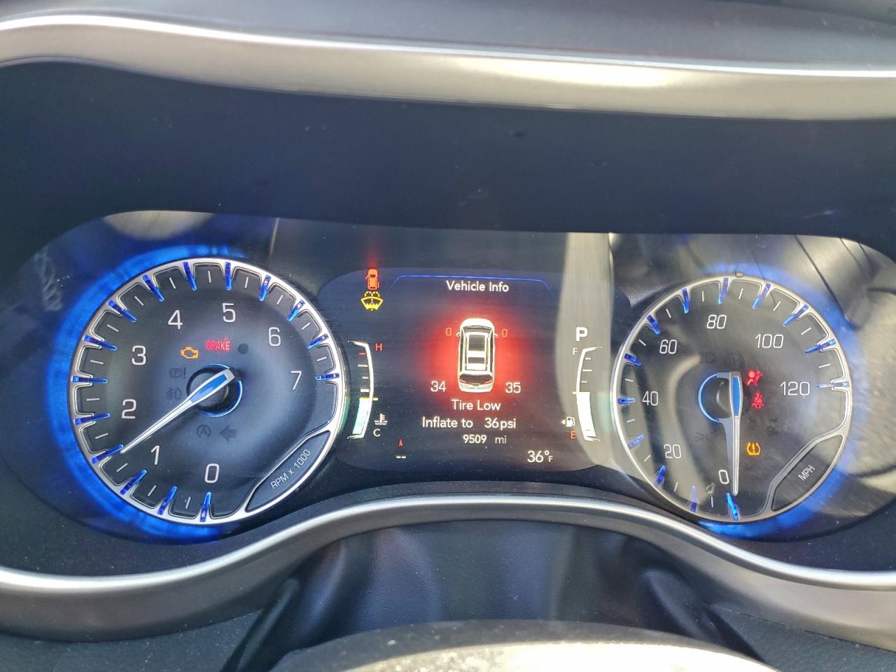 2026 CHRYSLER PACIFICA SELECT photo 9