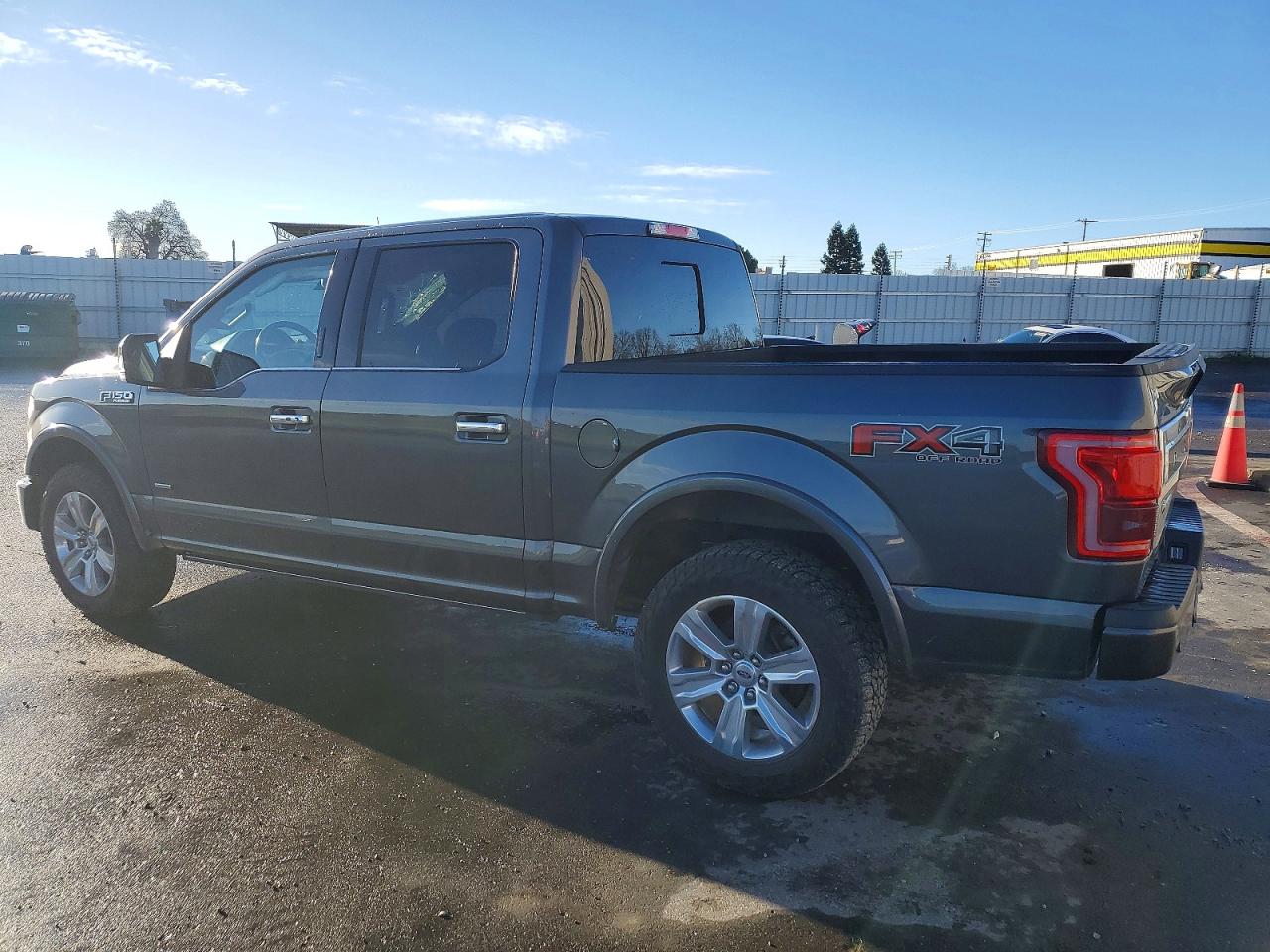 2017 FORD F150 SUPERCREW photo 2