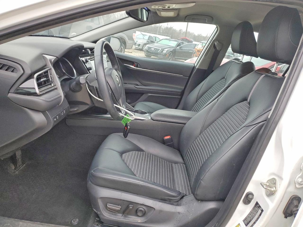 2019 TOYOTA CAMRY L photo 7