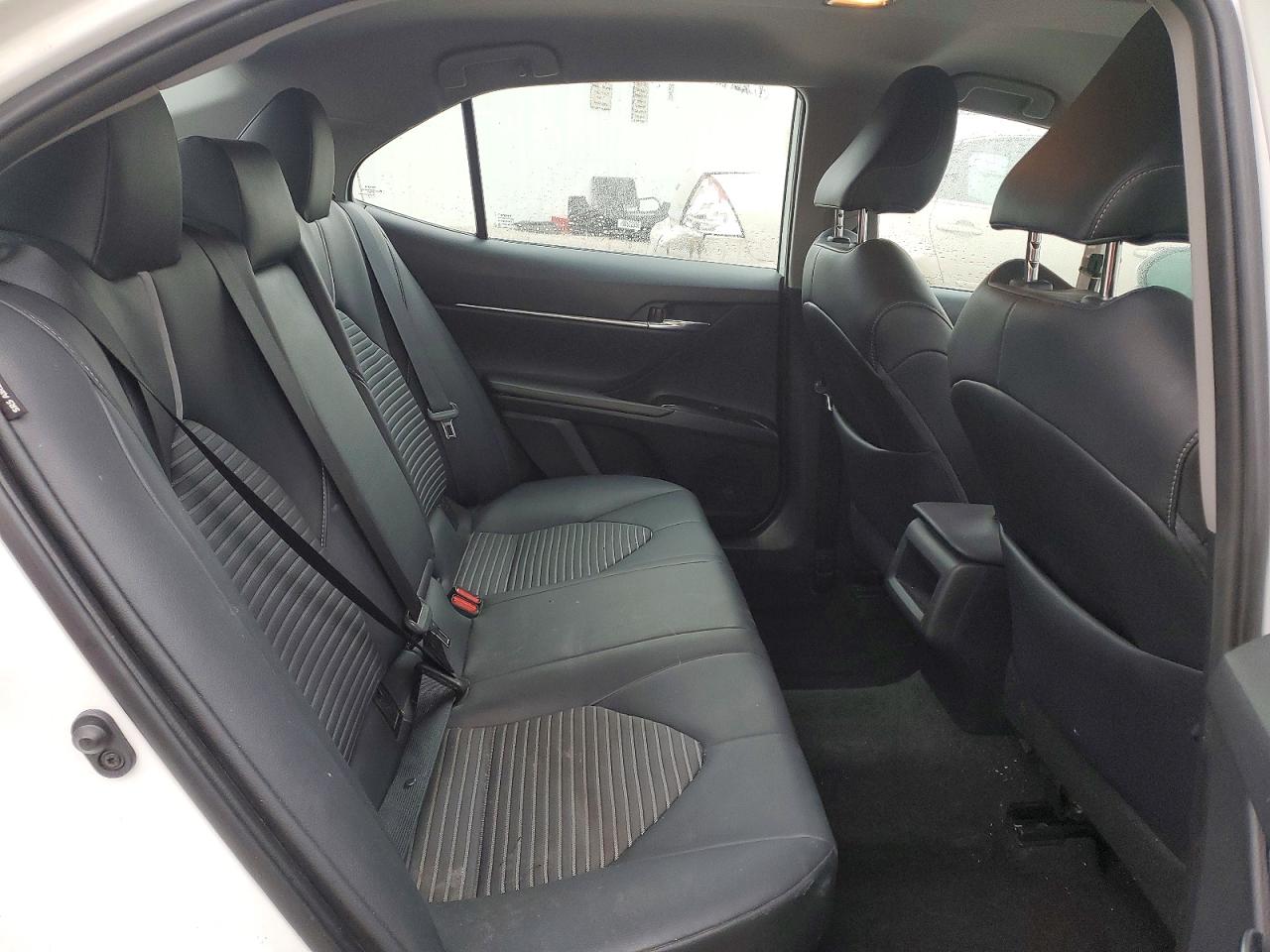 2019 TOYOTA CAMRY L photo 10