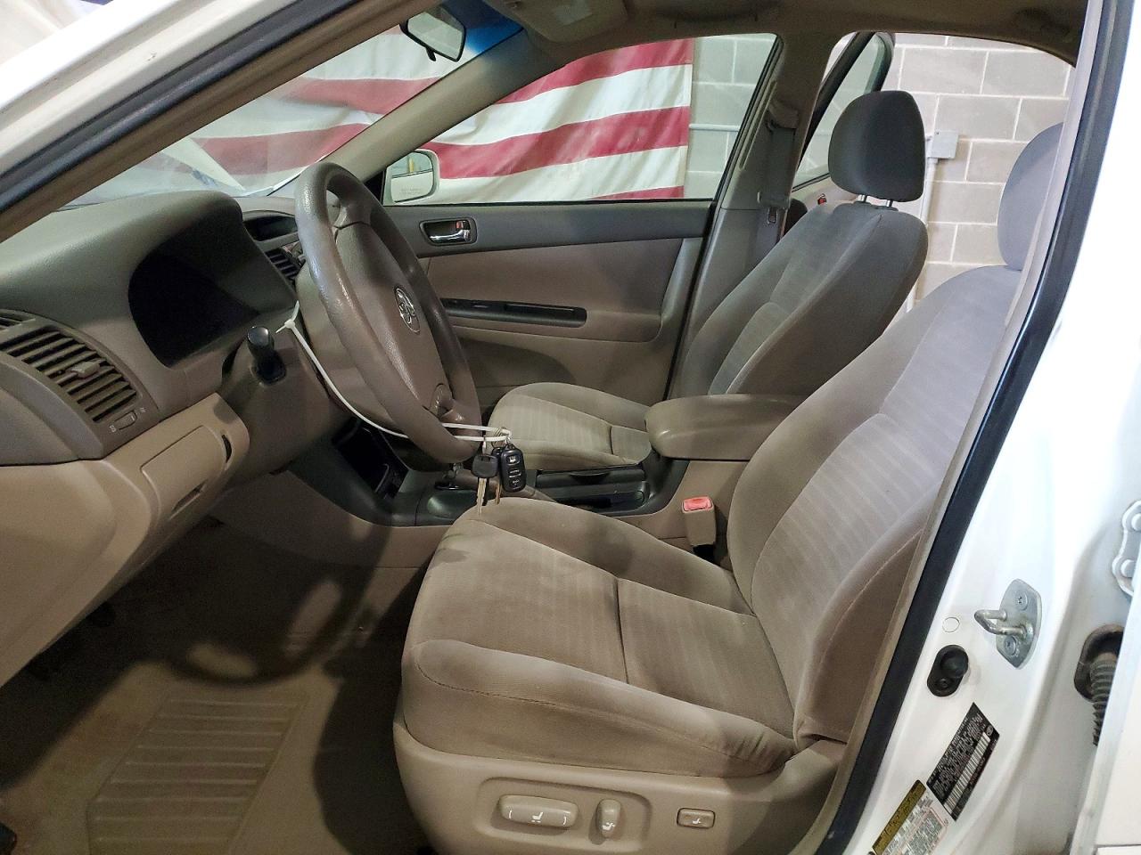 2005 TOYOTA CAMRY LE photo 7