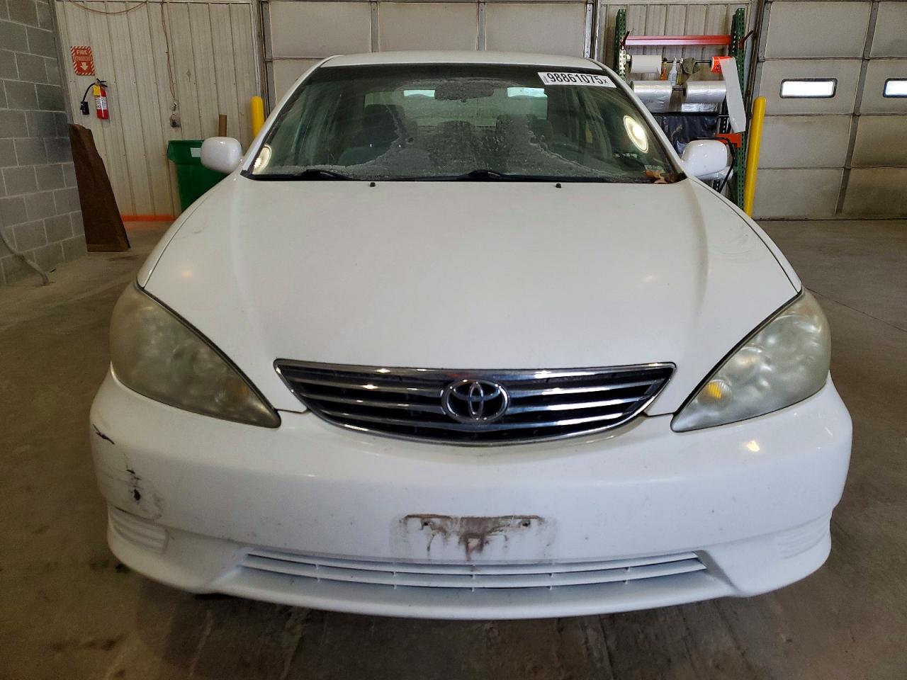 2005 TOYOTA CAMRY LE photo 5