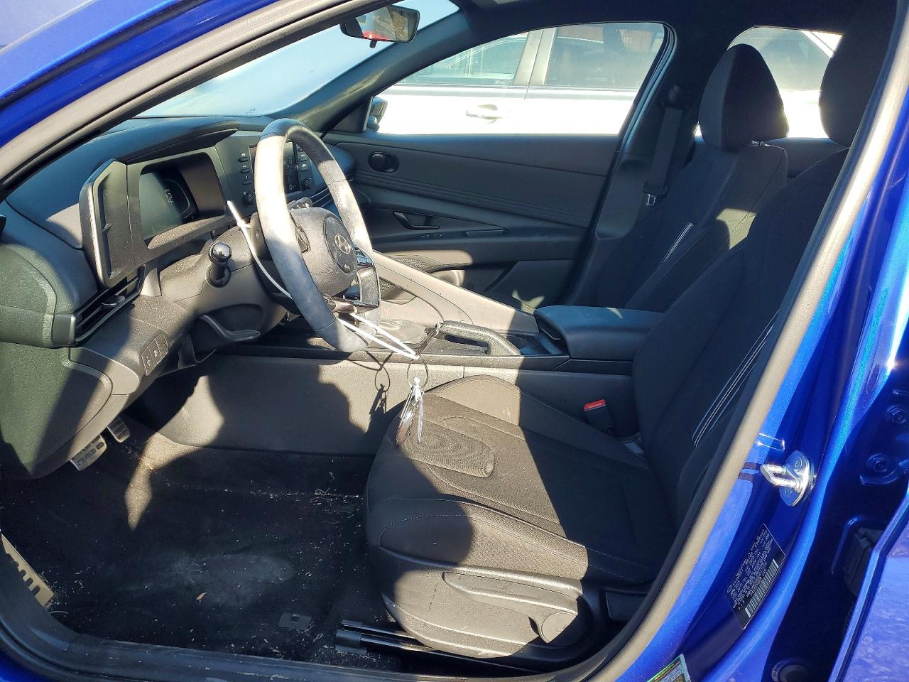 2025 HYUNDAI ELANTRA SEL SPORT photo 13