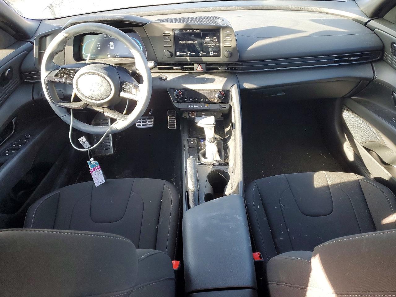 2025 HYUNDAI ELANTRA SEL SPORT photo 15