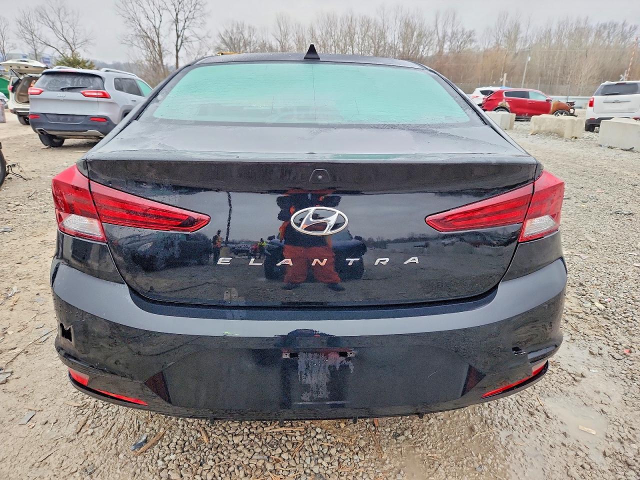 2020 HYUNDAI ELANTRA SEL photo 6