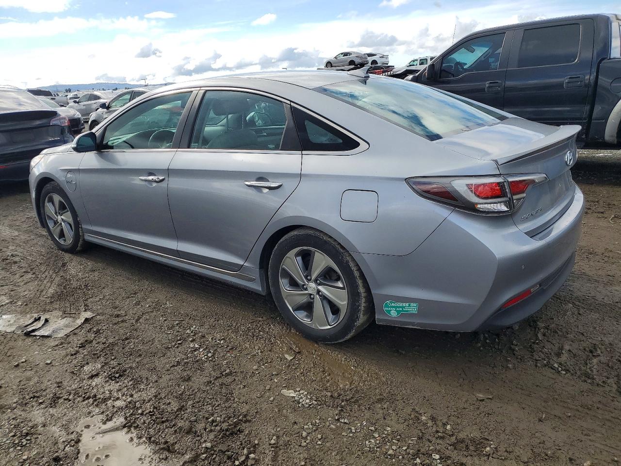 2016 HYUNDAI SONATA PLUG-IN HYBRID photo 2