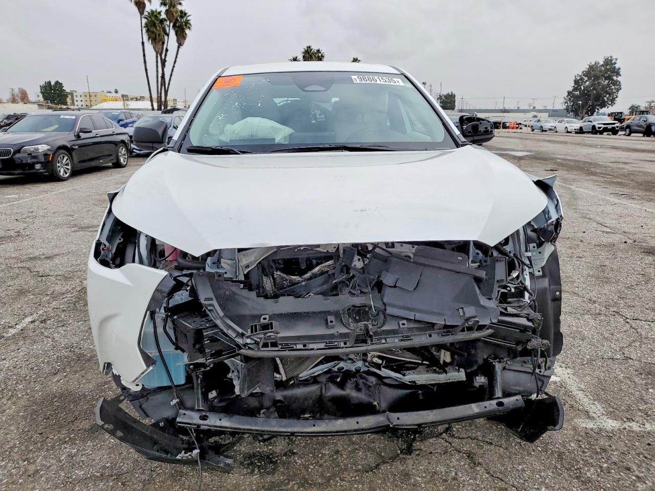 2025 TOYOTA COROLLA CROSS L photo 9