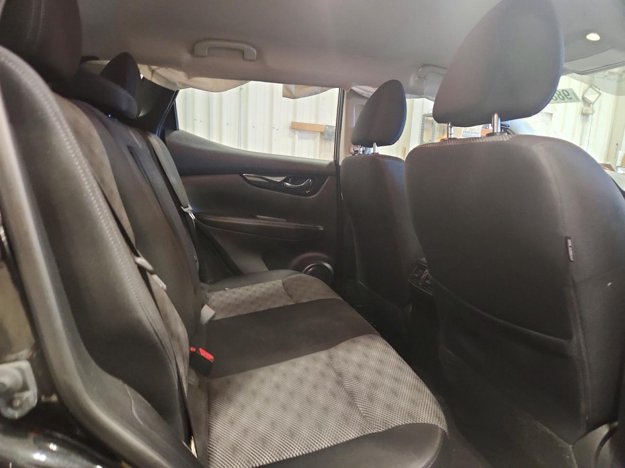 2018 NISSAN ROGUE SPORT S photo 21
