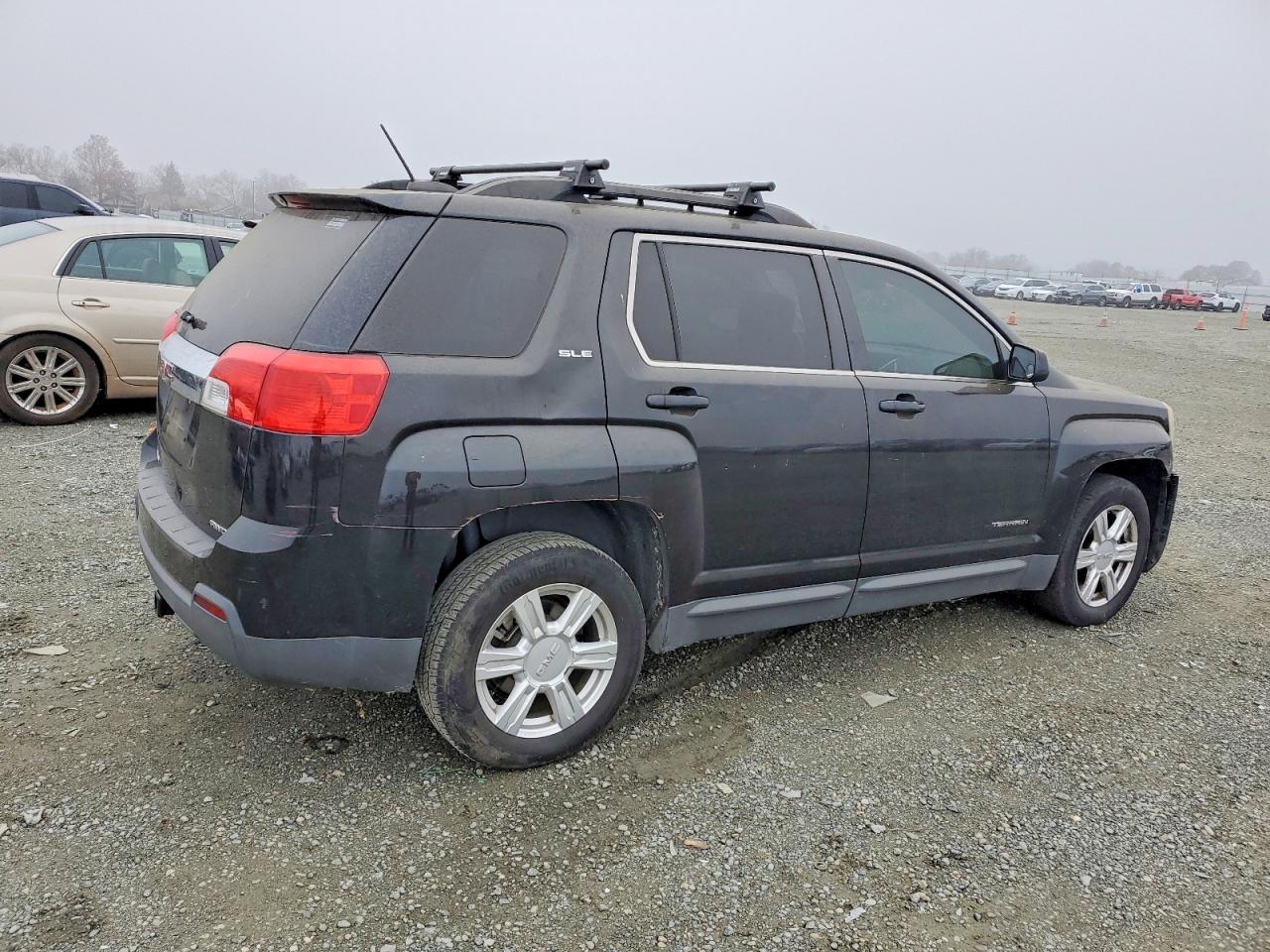 2015 GMC TERRAIN SLE photo 3