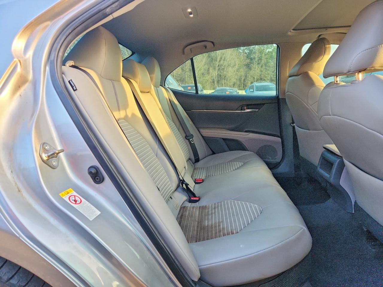 2019 TOYOTA CAMRY photo 19
