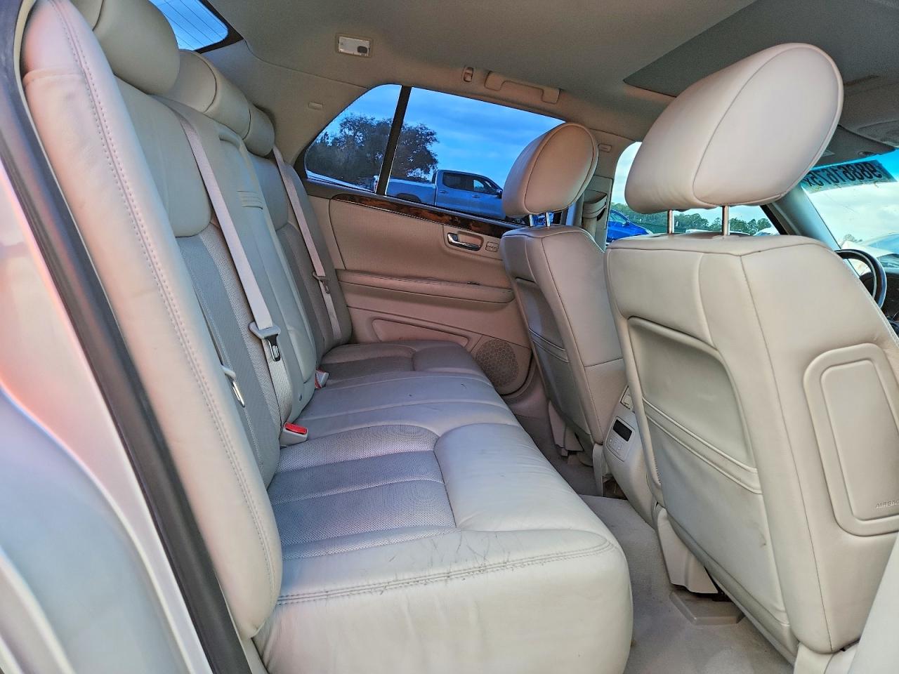 2011 CADILLAC DTS PREMIUM COLLECTION photo 10