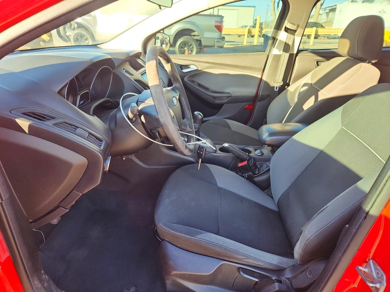 2014 FORD FOCUS SE photo 19